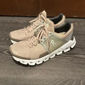 On Running Cloudswift Running Shoes. Purchased on here but didn’t work for me.